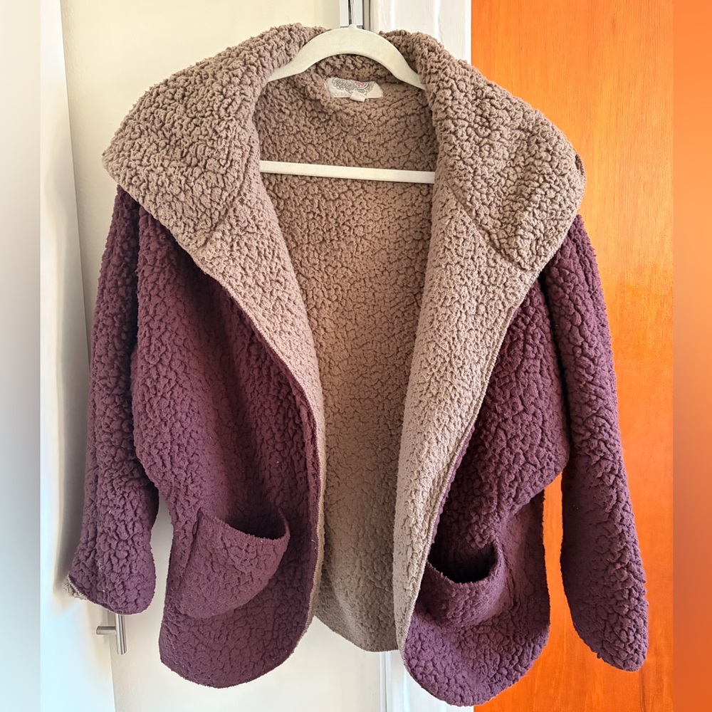 Urban Outfitters M/L burgundy maroon & sand reversible tezddy jacket/sweater